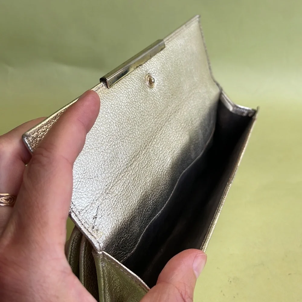 Large Vintage metallic gold Gucci pebbled leather wallet - Picture 6 of 12